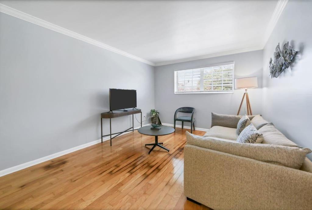 Designed And Well Located Chic 1Br With Parking Apartment Тампа Екстериор снимка