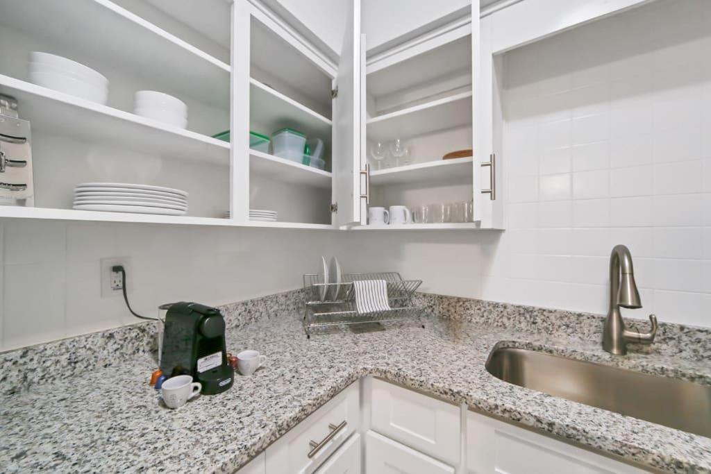 Designed And Well Located Chic 1Br With Parking Apartment Тампа Екстериор снимка